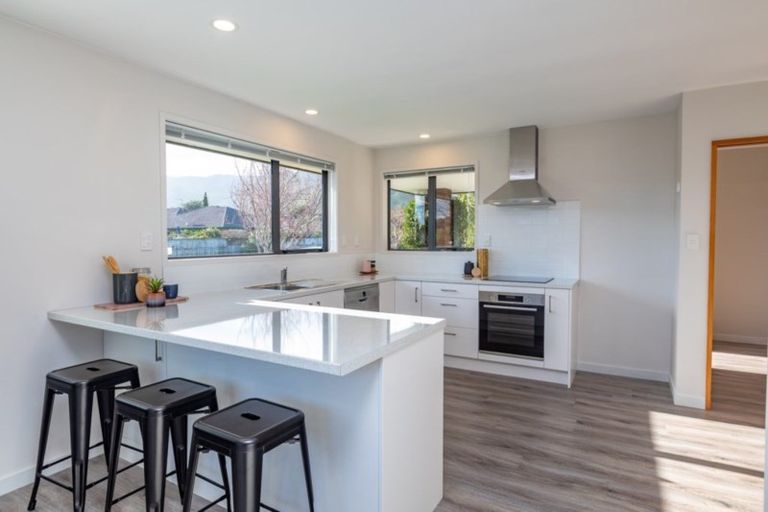 Photo of property in 76 Kapanui Road, Waikanae, 5036