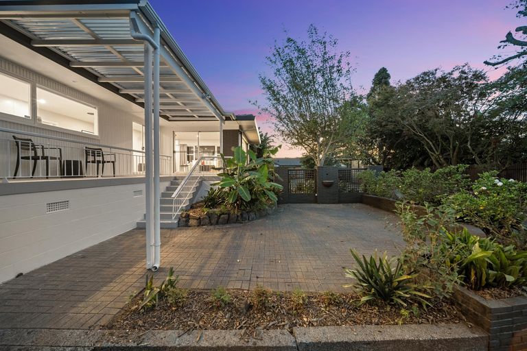 Photo of property in 6 Youngs Road, Papakura, 2110