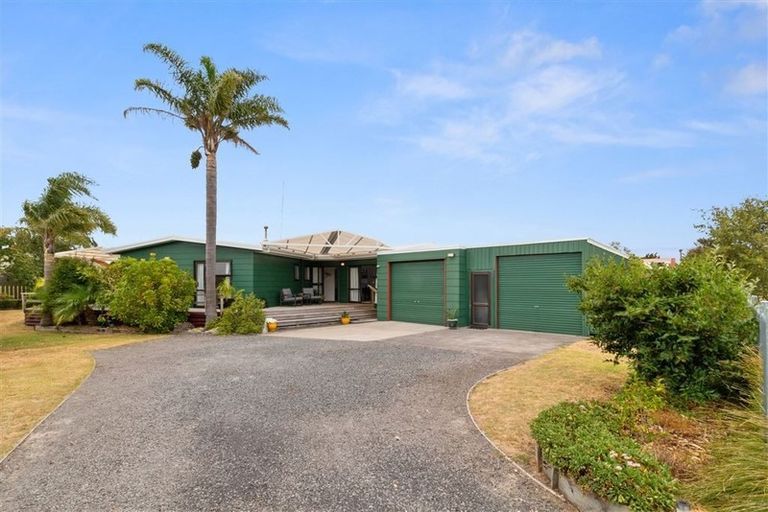 Photo of property in 100 Bellona Road, Whangamata, 3620