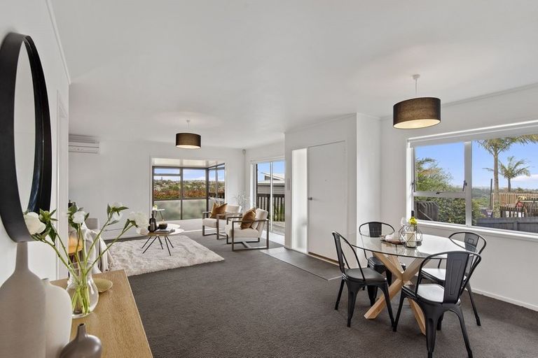 Photo of property in 1/41 Shanaway Rise, Hillcrest, Auckland, 0627