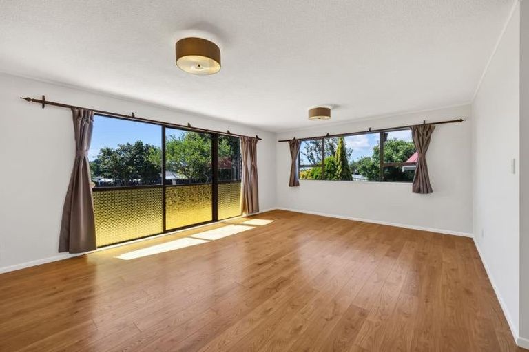 Photo of property in 20 Poplar Grove, Whalers Gate, New Plymouth, 4310