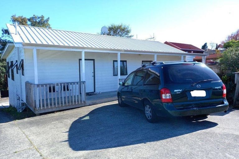 Photo of property in 50 Eugenia Rise, Totara Heights, Auckland, 2105