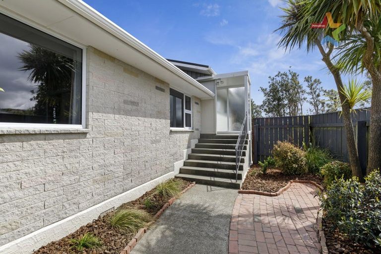 Photo of property in 6 Peach Tree Grove, Maungaraki, Lower Hutt, 5010