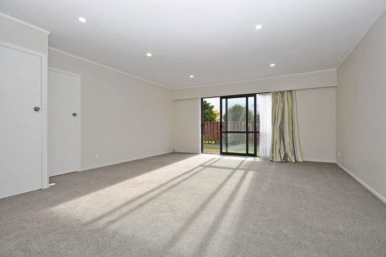 Photo of property in 2/24 Robertson Road, Favona, Auckland, 2024