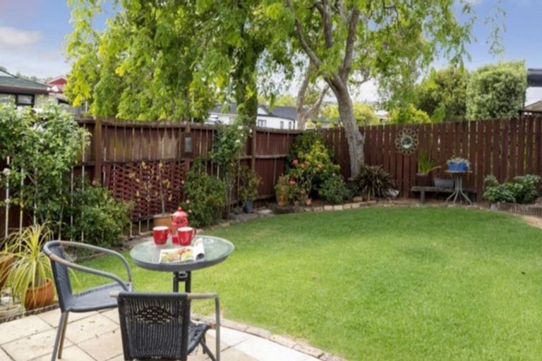 Photo of property in 1/17 Liam Place, Half Moon Bay, Auckland, 2012