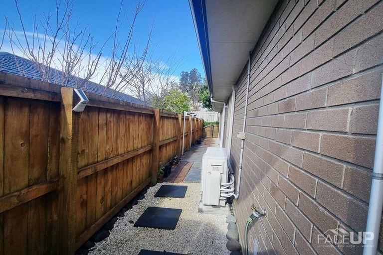 Photo of property in 13 Anna Lane, Glen Eden, Auckland, 0602
