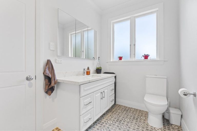 Photo of property in 32 Cambridge Street, Pahiatua, 4910