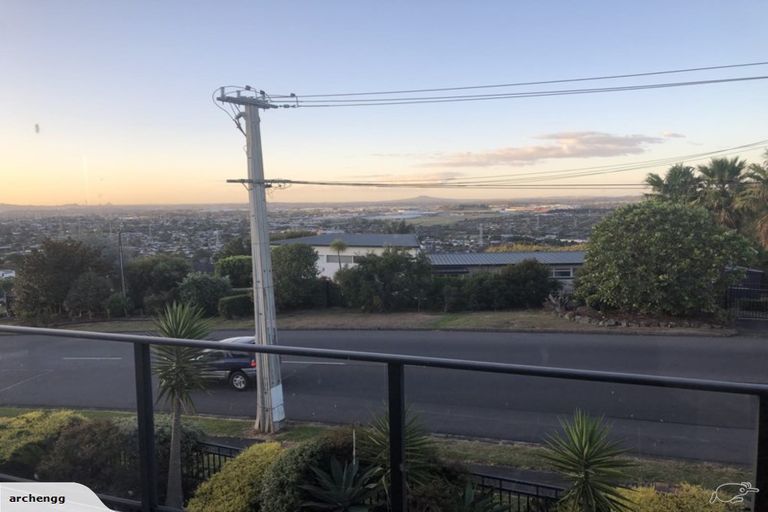 Photo of property in 131 Redoubt Road, Goodwood Heights, Auckland, 2105