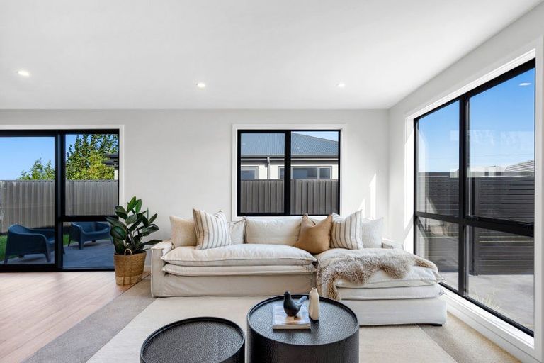 Photo of property in 6/102 Eriksen Road, Te Awa, Napier, 4110