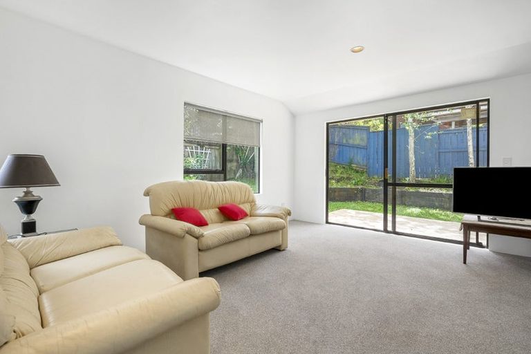 Photo of property in 3/27 Sunnynook Road, Forrest Hill, Auckland, 0620