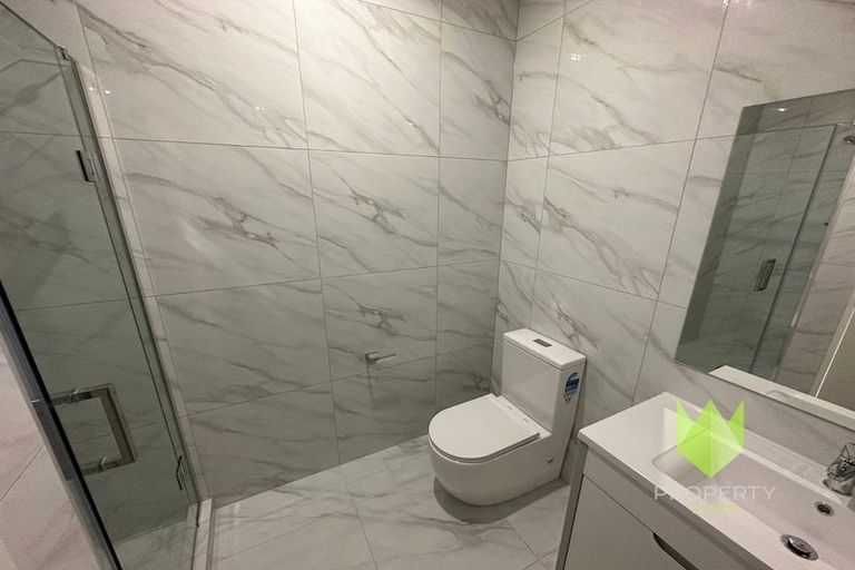 Photo of property in 20b Crestview Rise, Papakura, 2110