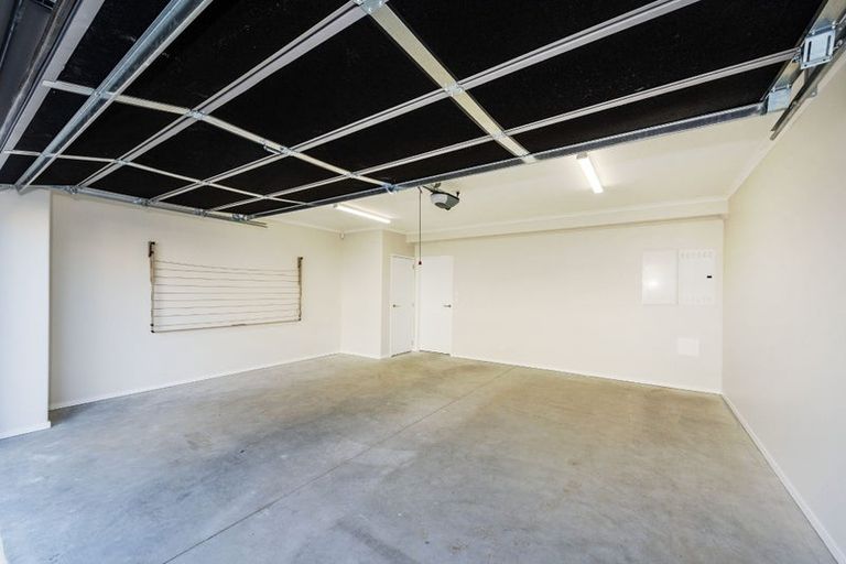 Photo of property in 81 Glidepath Road, Hobsonville, Auckland, 0616