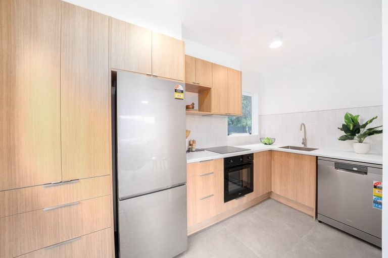 Photo of property in 22 Fyvie Avenue, Tawa, Wellington, 5028