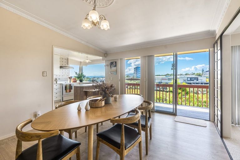 Photo of property in 15a Rangitoto Terrace, Milford, Auckland, 0620