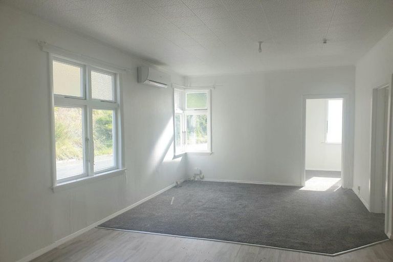 Photo of property in 115-117 Shakespeare Road, Bluff Hill, Napier, 4110