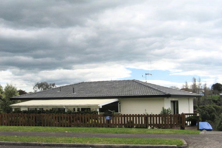 Photo of property in 42 Cumberland Crescent, Welcome Bay, Tauranga, 3112