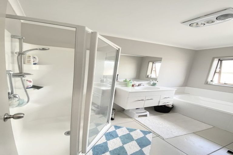 Photo of property in 63 Farringdon Avenue, Rototuna North, Hamilton, 3210