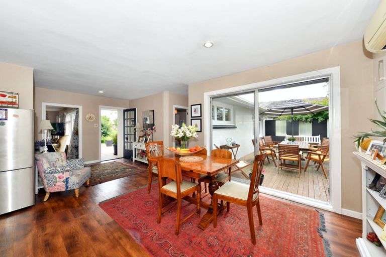 Photo of property in 19 Middlepark Road, Sockburn, Christchurch, 8042