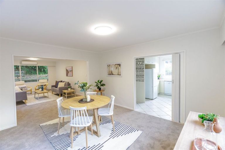 Photo of property in 34 Glanmire Road, Newlands, Wellington, 6037