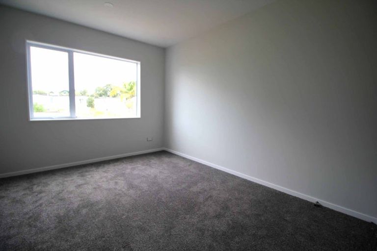 Photo of property in 6b Waddell Avenue, Point England, Auckland, 1072