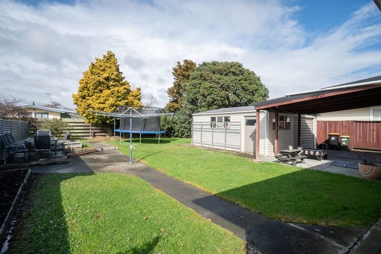 Photo of property in 32 Rhodes Drive, Kelvin Grove, Palmerston North, 4414