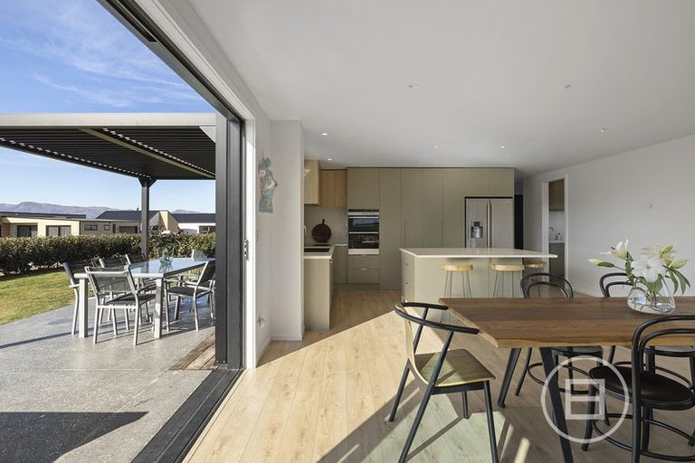 Photo of property in 21 Marjon Drive, Wanaka, 9305