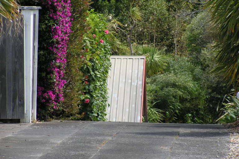 Photo of property in 2/13 Hororata Road, Hauraki, Auckland, 0622