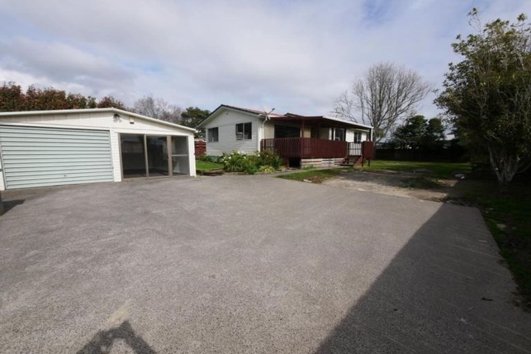 Photo of property in 313 Roscommon Road, Clendon Park, Auckland, 2103