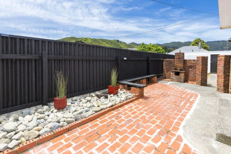 Photo of property in 379 Cambridge Terrace, Naenae, Lower Hutt, 5011