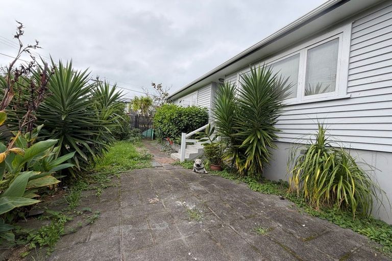Photo of property in 95 View Road, Henderson, Auckland, 0612