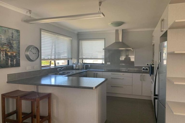 Photo of property in 12 Ruske Place, Grandview Heights, Hamilton, 3200