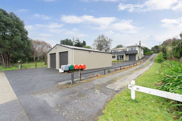 Photo of property in 6 Muhunoa West Road, Ohau, Levin, 5570