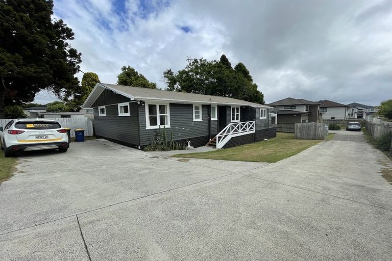 Photo of property in 38 Waipani Road, Te Atatu Peninsula, Auckland, 0610