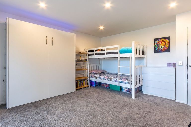 Photo of property in 61 Quadrant Heights, Paraparaumu, 5032