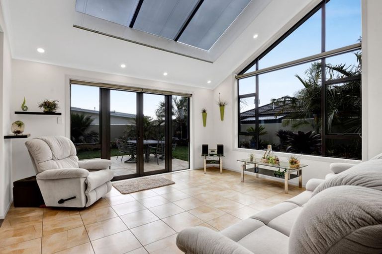 Photo of property in 19 Dolphin Parade, Bell Block, New Plymouth, 4312