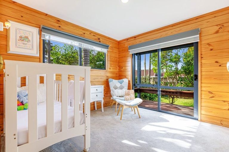 Photo of property in 2/397 East Coast Road, Mairangi Bay, Auckland, 0630