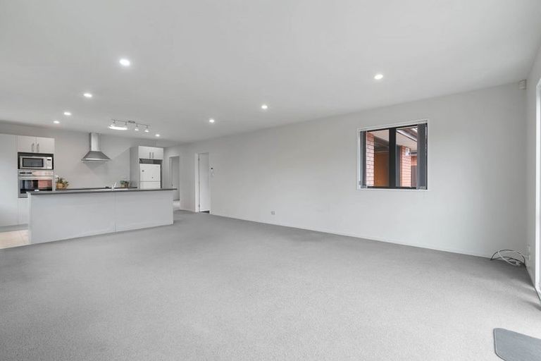 Photo of property in 520 Mairehau Road, Parklands, Christchurch, 8083