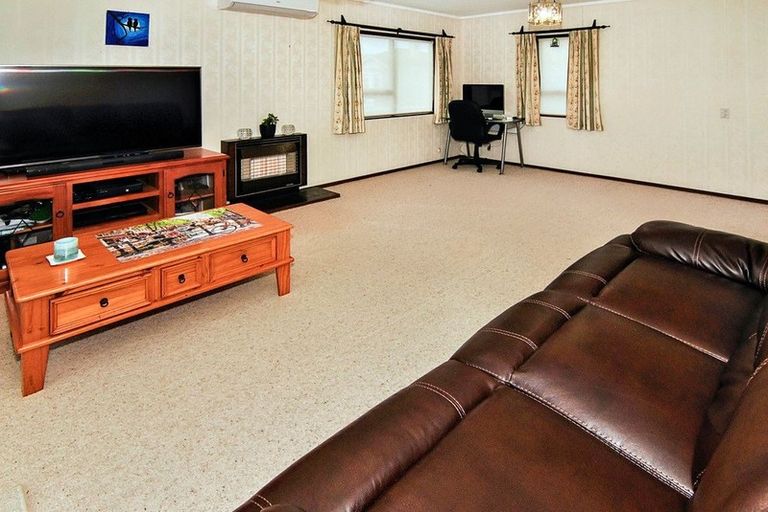 Photo of property in 1/40 Phillip Street, Johnsonville, Wellington, 6037