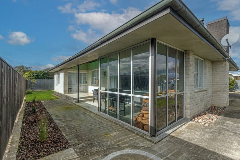 Photo of property in 12 Tabak Crescent, Takaro, Palmerston North, 4412