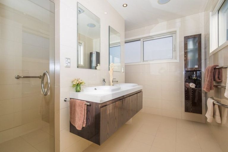 Photo of property in 22 Old Station Avenue, Wanaka, 9305