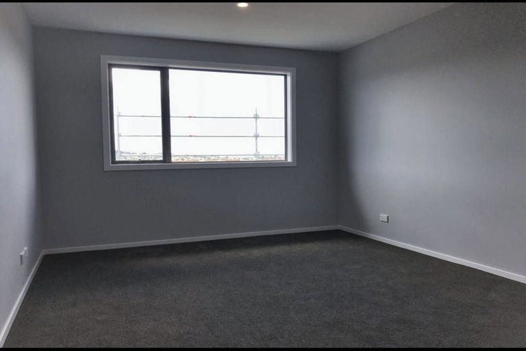 Photo of property in 21 Ken Douglas Drive, Aotea, Porirua, 5024