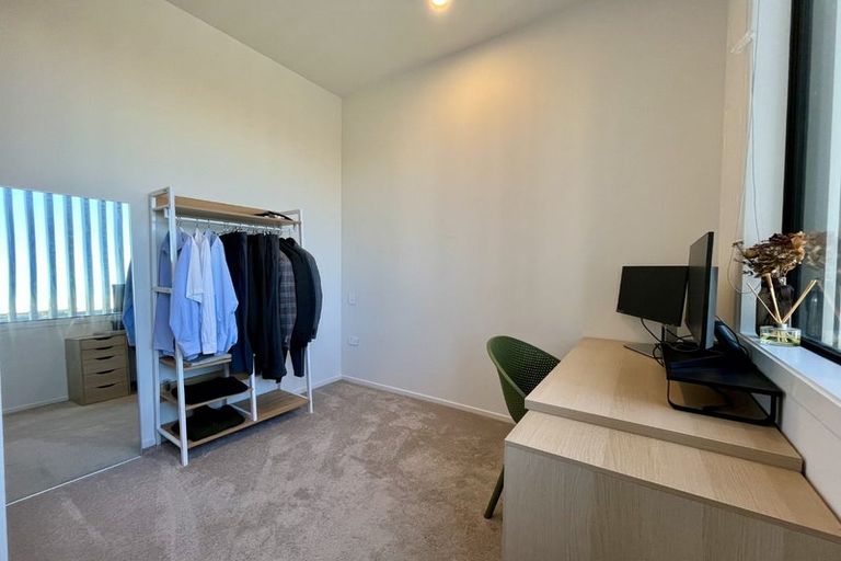 Photo of property in 27d Dawnhaven Drive, Te Atatu Peninsula, Auckland, 0610