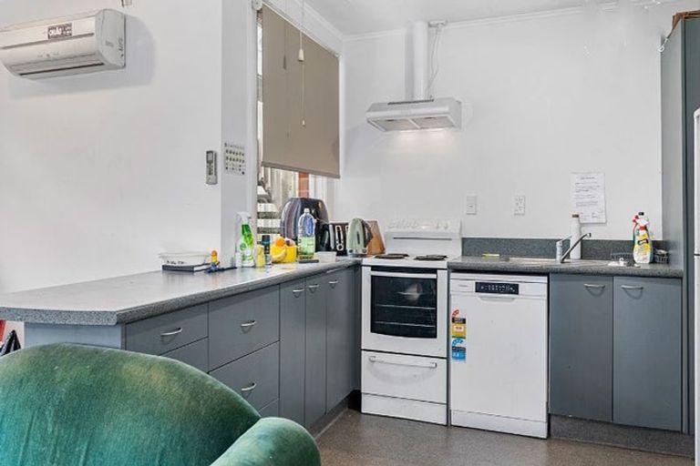 Photo of property in 123 Harbour Terrace, North Dunedin, Dunedin, 9016