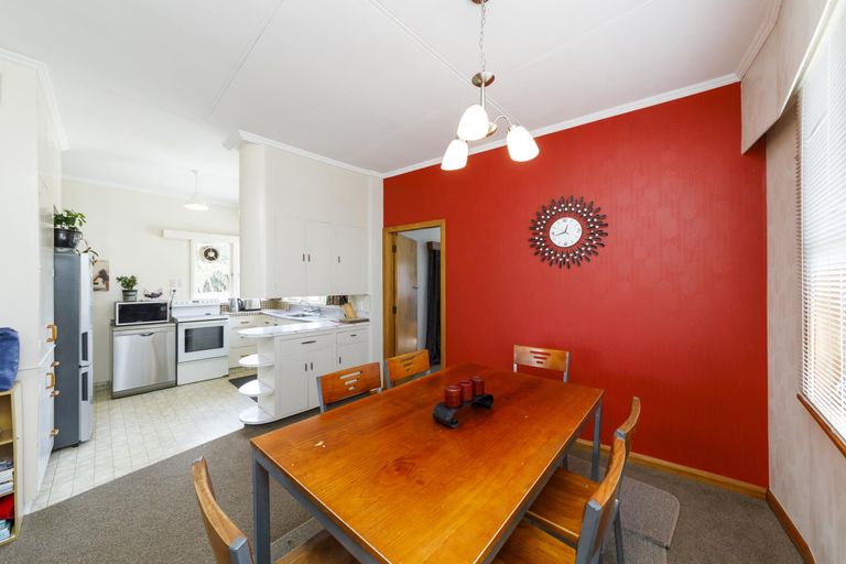 Photo of property in 20 East Street, Terrace End, Palmerston North, 4410