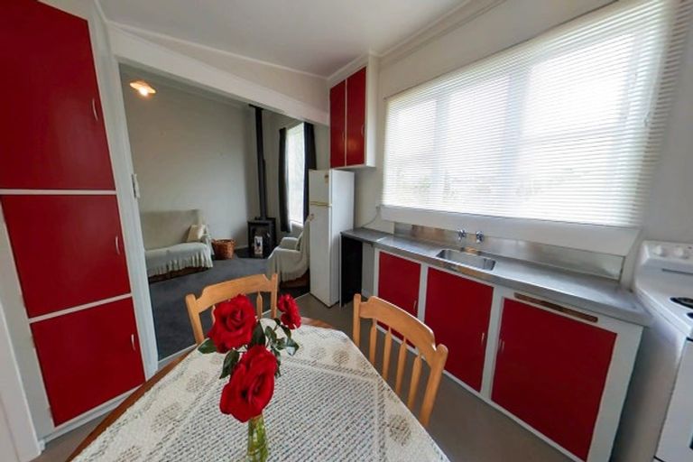 Photo of property in 2 Bridge Street, Eketahuna, 4900