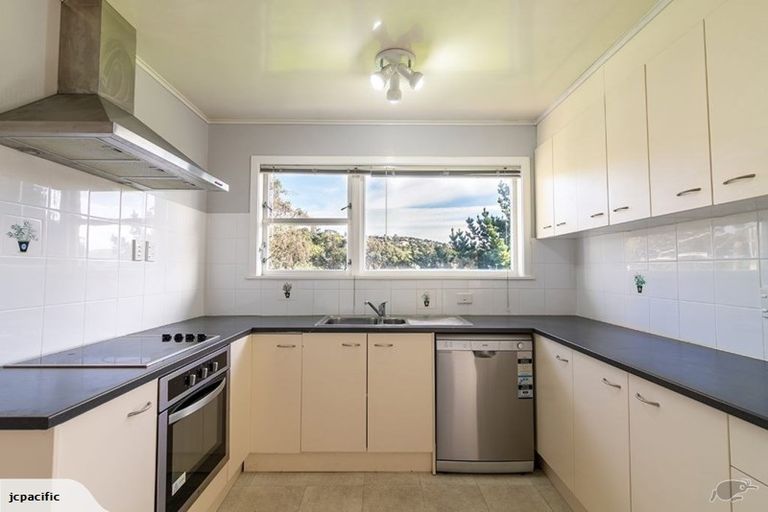 Photo of property in 23 Glen Alton Avenue, Paparangi, Wellington, 6037