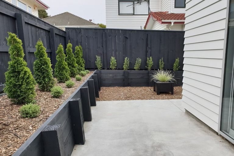 Photo of property in 27a Ranui Terrace, Tawa, Wellington, 5028