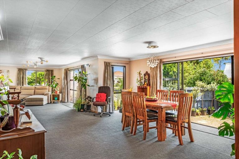 Photo of property in 17 Henley Street, Westport, 7825