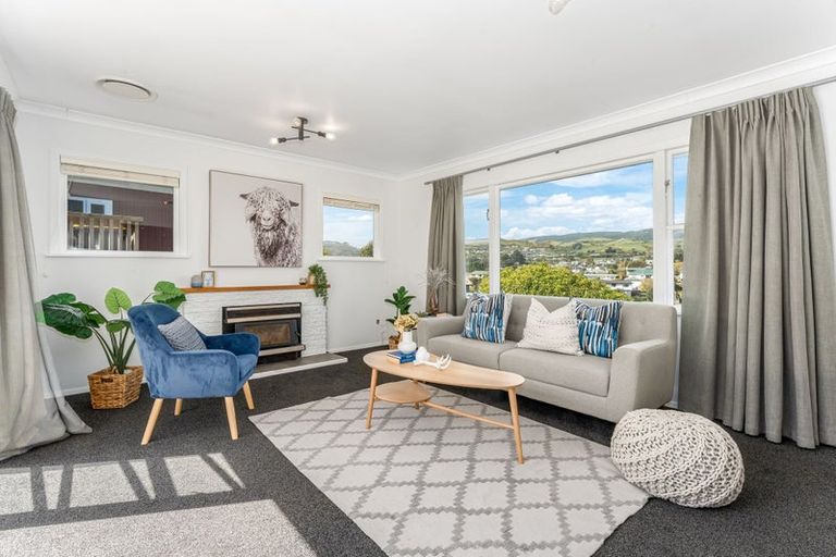 Photo of property in 13 Tainui Terrace, Tawa, Wellington, 5028