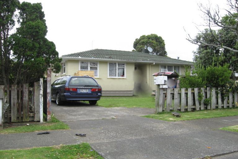 Photo of property in 35 Corsair Crescent, Mangere, Auckland, 2022